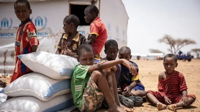 မာလီနိုင်ငံမှာ ဂျီဟက်ဒ်ဝါဒီ အဖွဲ့တွေကြောင့် နိုင်ငံသားထောင်ချီ ထွက်ပြေးနေရ