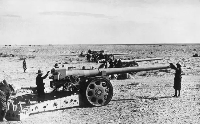 મિચીલીના મોરચે તહેનાત જર્મન-ઇટાલિયન તોપોની તસવીર 