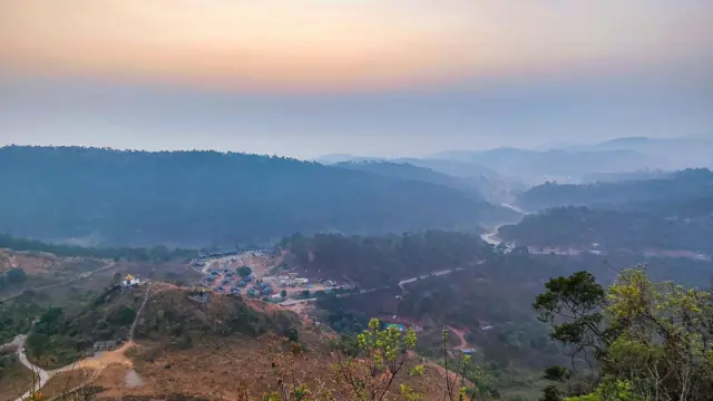 ကလောမြို့နယ်ထဲက အိမ်ရာစီမံကိန်းတစ်ခု