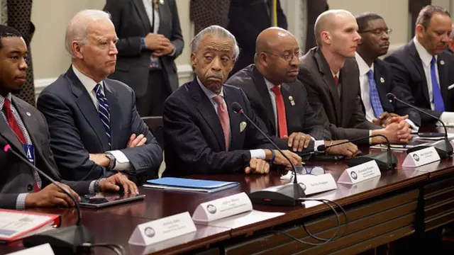 2014'te polisin siyah Amerikalı Michael Brown'u öldürmesi sonrası Biden, Ferguson'daki yetkililerle görüşmüştü