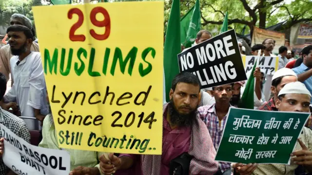 ভারতে গোরক্ষকদের হাতে খুনের প্রতিবাদ চলছে।
