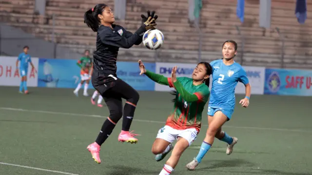 নির্ধারিত সময়ের খেলা ১-১ সমতায় শেষ হয়