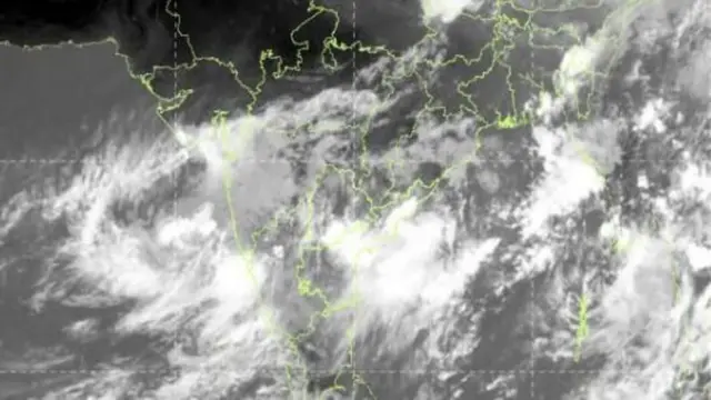 ભારત ફોરકાસ્ટ સિસ્ટમ, ડોપ્લર રડાર, ગુજરાતમાં વરસાદ ક્યારે પડશે, ભારતમાં વરસાદ, તાલુકાના સ્તરે આગાહી કરવી શક્ય બનશે, બાર કિલોમીટરના બદલે છ કિલોમીટર રિઝોલ્યુશન, IMD હવામાન વિભાગ, બીબીસી ગુજરાતી સાથે સમજો, 