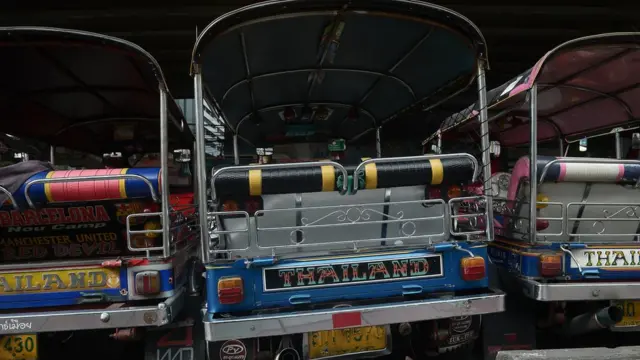 รถตุ๊กตุ๊ก