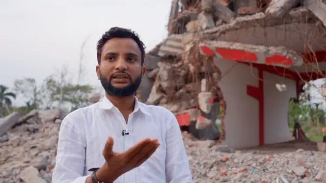 स्थानीय पत्रकार आमिर हुसैन