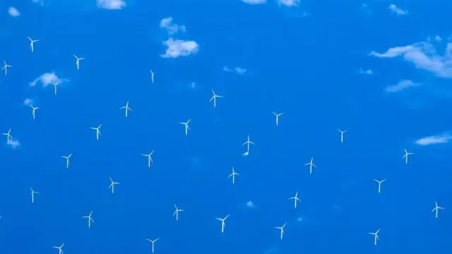 風力渦輪機產生的尾流效應可能會延伸超過100公里（62英里）。 