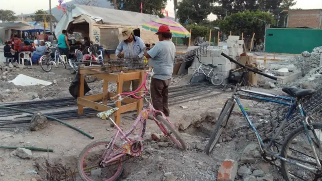 Muchas familias empezaron la reconstrucción de sus casas en Jojutla.