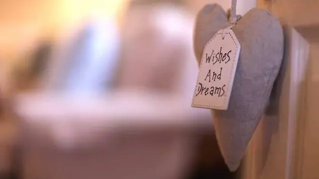 bayi, inggris, meninggal, val