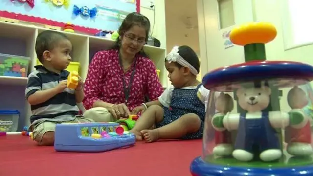 நீண்ட மகப்பேறு விடுமுறை: பணிக்கு திரும்பும் பெண்கள் சந்திக்கும் பிரச்சனைகள் என்ன?