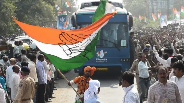 કોંગ્રેસી કાર્યકરોની તસવીર