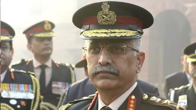 સેનાધ્યક્ષ એમ. એન. નારવણેની તસવીર