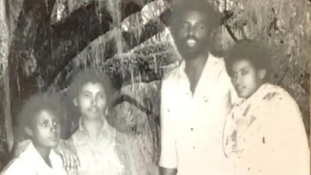 ተጋዳሊት ኣለምጸሃይ ካሳ ምስ ብጾታ