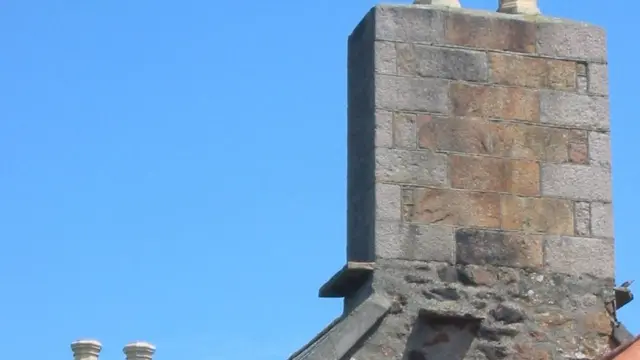 Гранитный козырек под трубой