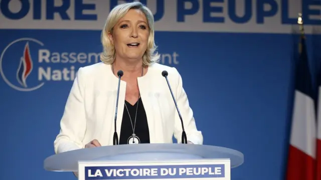 ফ্রান্সে এগিয়ে মারিন ল পেনের দল ন্যাশনাল ফ্রন্ট