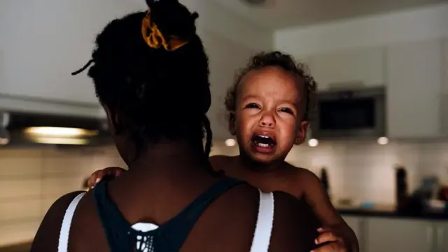 Жінка з дитиною