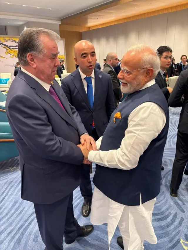 याच वर्षी ऑगस्टमध्ये पंतप्रधान मोदी यांची ताजिकिस्तानचे राष्ट्राध्यक्ष इमोमाली रहमान यांच्याबरोबर भेट झाली होती
