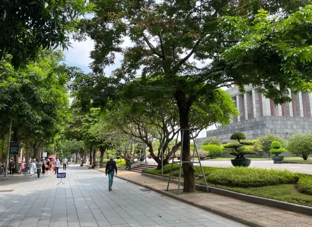 Bảo tàng Hồ Chí Minh tọa lạc phía sau Lăng Chủ tịch Hồ Chí Minh