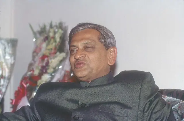 કર્ણાટકના પૂર્વ મુખ્ય મંત્રી, પૂર્વ વિદેશ મંત્રી એસ.એમ. ક્રિષ્ના, અવસાન, કન્નડ ફિલ્મઅભિનેતા રાજકુમાર, ચંદનચોર વીરપ્પન, તામિલનાડુ અને કર્ણાટક સ્પેશિયલ ટાસ્કફોર્સ