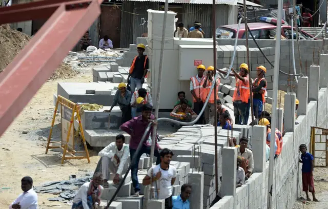 புலம் பெயர் தொழிலாளர்கள்