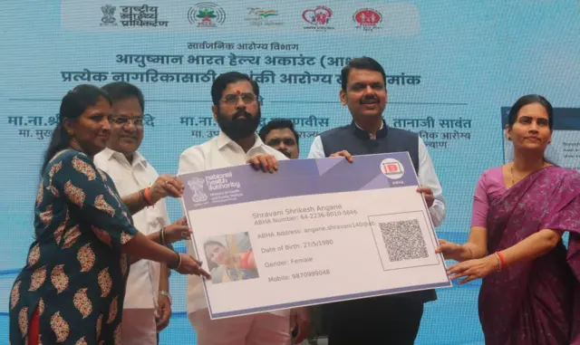 महाराष्ट्राचे मुख्यमंत्री एकनाथ शिंदे आणि उपमुख्यमंत्री देवेंद्र फडणवीस