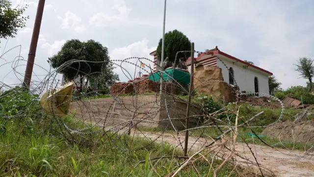 सरोज बाला का घर जहां चरमपंथी हमला हुआ था.