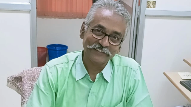 புதிய உறுதியளிக்கப்பட்ட ஓய்வூதியம்: அரசு ஊழியர்களில் ஒரு தரப்பினர் அதிருப்தியில் இருப்பது ஏன்?