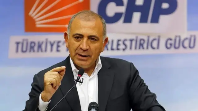 Gürsel Tekin kimdir, CHP'de hangi görevlerde bulunmuştu? - BBC News Türkçe