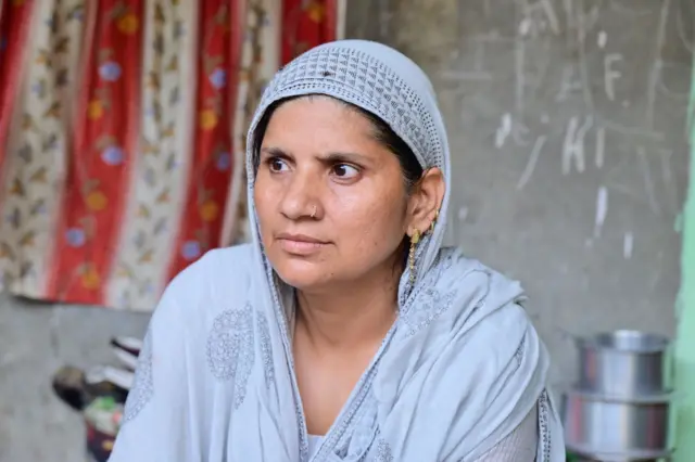 बच्चे की मां रूबीना