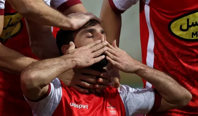 سعید صادقی در مقابل هوادار دبل کرد