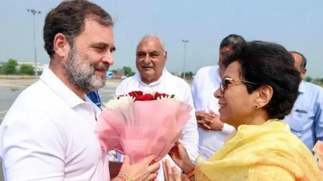 ఎంపీ రాహుల్ గాంధీతో కుమారి సెల్జా