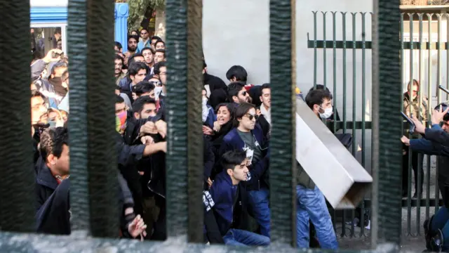 Iran, Teheran, unjuk rasa