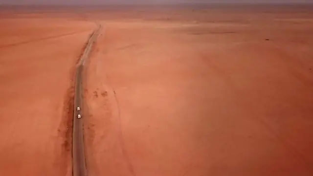 Саҳро ичидаги йўл