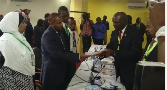 Maxamed Cabduba Dida waa macalin hore oo si weyn looga hadal hayn dalka Kenya uga dhaliyay markii uu ku dhawaaqay inuu u tartamayo xilka madaxtinimada dalka Kenya Maarso 2013.