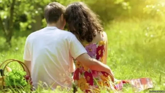 प्रेमी जोडपं