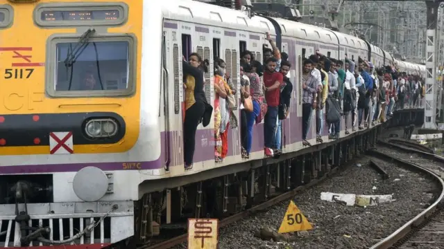 मुंबई, लोकल ट्रेन