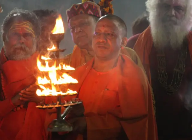 హిందుత్వవాదాన్ని, గుర్తింపును యోగి ఎన్నడూ దాచుకోరు