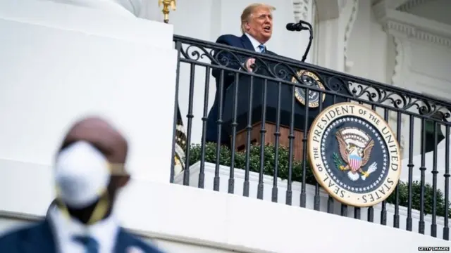 डोनाल्ड ट्रंप