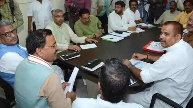 केशव मौर्य और दूसरे बीजेपी नेता