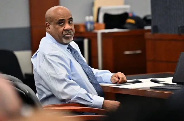 Duane Davis observa durante el primer día de la selección del jurado en su juicio por asesinato relacionado con la muerte del rapero Tupac Shakur en Las Vegas el 10 de agosto de 2026.