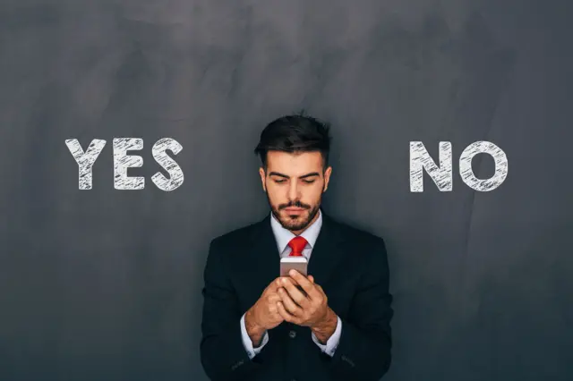 তরুণ-তরুণীরা ডেটিং অ্যাপের দিকে বেশি ঝুঁকছে।