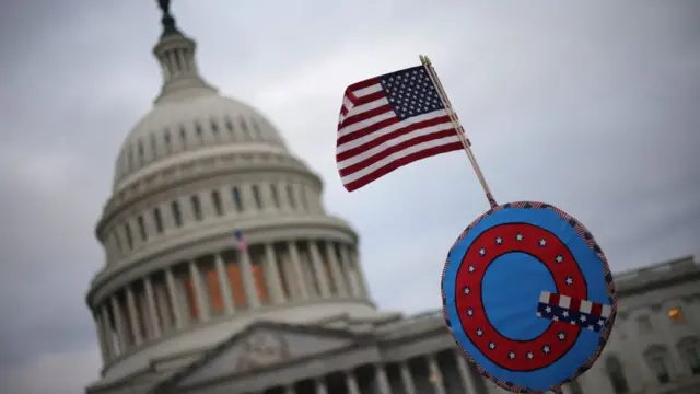 Трамп проти педофілів, сатаністів і світової змови. Коротка історія QAnon