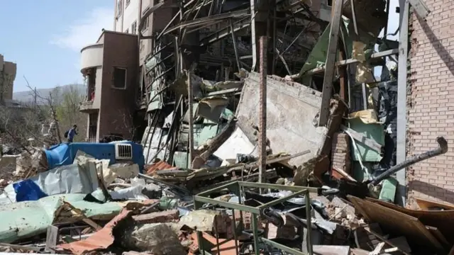 શરીફ યુનિવર્સિટી ઑફ ટેકનોલૉજીની આસપાસના વિસ્તારમાં ગેસ પુરવઠો અસ્થાયી રૂપે બંધ કરી દેવામાં આવ્યો છે (પ્રતિકાત્મક તસવીર: 4 એપ્રિલના રોજ શાહિદ બેહેશ્તી યુનિવર્સિટી પર થયેલા હુમલાનો ફોટો)