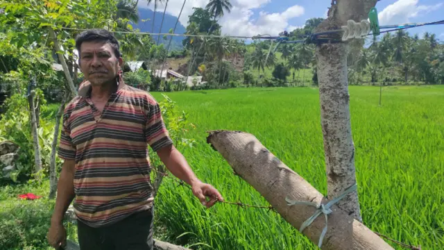 Sukmar Asiongo, warga di Desa Kwalabesar, Kabupaten Buol, Sulawesi Tengah memiliki lahan sawah seluas 0,7 hektare yang telah dikelolanya selama puluhan tahun.