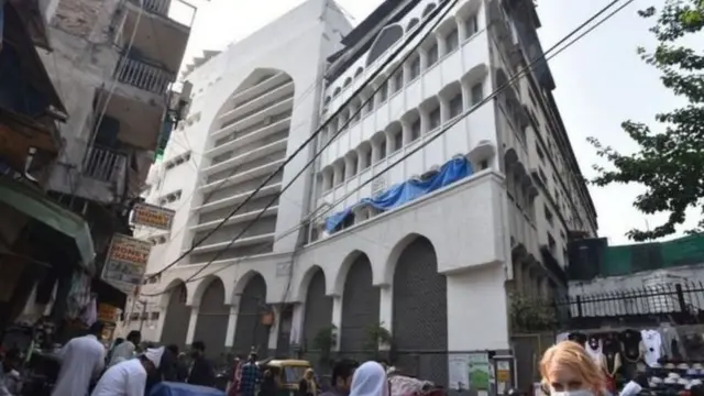 دلی کے نظام الدین علاقے میں مرکز کی عمارت