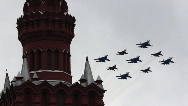 2021年5月9日，莫斯科紅場，俄軍戰機飛越克里姆林宮