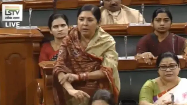 కాంగ్రెస్ సభ్యుడొకరు చొక్కా చేతుల్ని పైకి మడతపెడుతూ స్మృతి ఇరానీపై దాడికి ప్రయత్నించారని బీజేపీ ఎంపీ సంగీత కుమారి అన్నారు