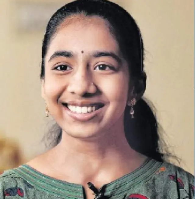 சூரியசக்தி மூலம் இயங்கும் இஸ்திரி பெட்டி கண்டுபிடிப்பு: திருவண்ணாமலை மாணவிக்கு ஸ்வீடன் விருது