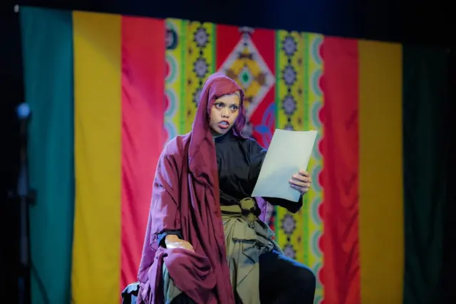 Zikrayanti, monolog cut nyak, cut nya dhien, aceh, seniman perempuan aceh, teater, seni pertunjukan