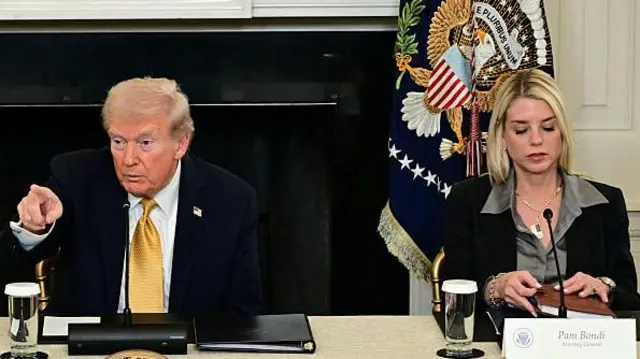 डोनाल्ड ट्रंप