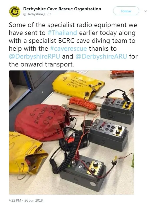 ทีมได้ทวีตรูปภาพอุปกรณ์สื่อสารทางวิทยุแบบพิเศษ ที่จะนำมาในภารกิจกู้ภัยในครั้งนี้ที่ถ้ำหลวง
